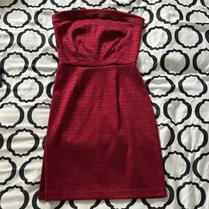 Chic Strapless Burgundy Dress